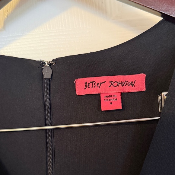 Betsey Johnson Black Sleeveless Midi Dress - Picture 2 of 3